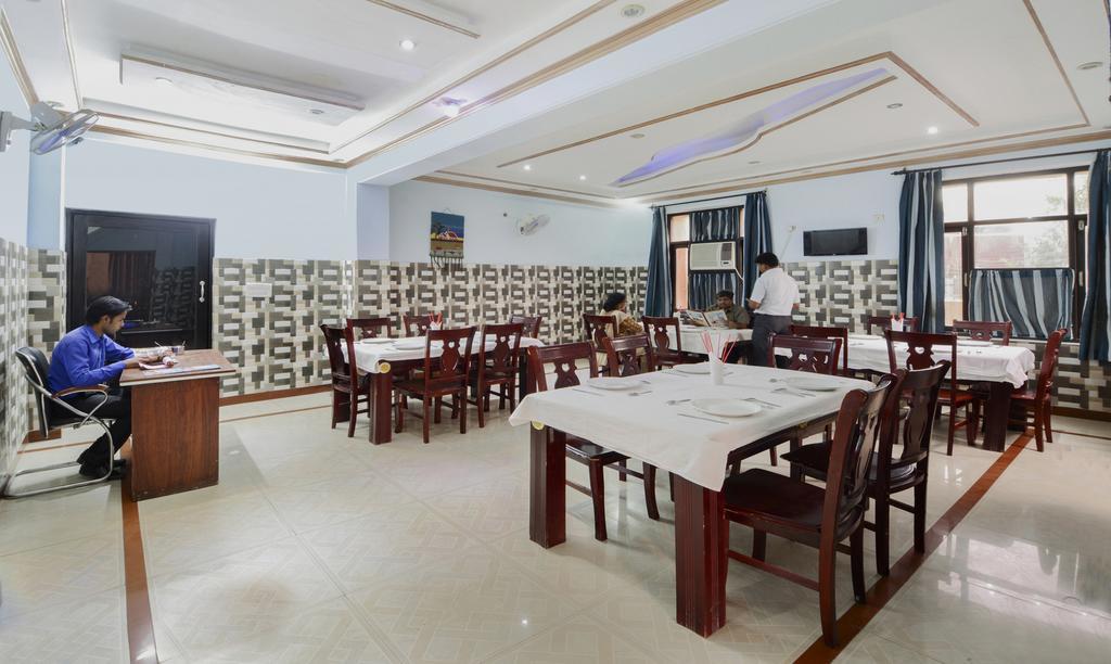 Fabhotel Prashant Palace Майсур Экстерьер фото
