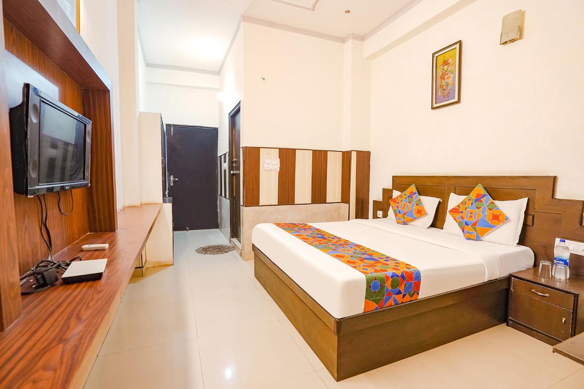 Fabhotel Prashant Palace Майсур Экстерьер фото