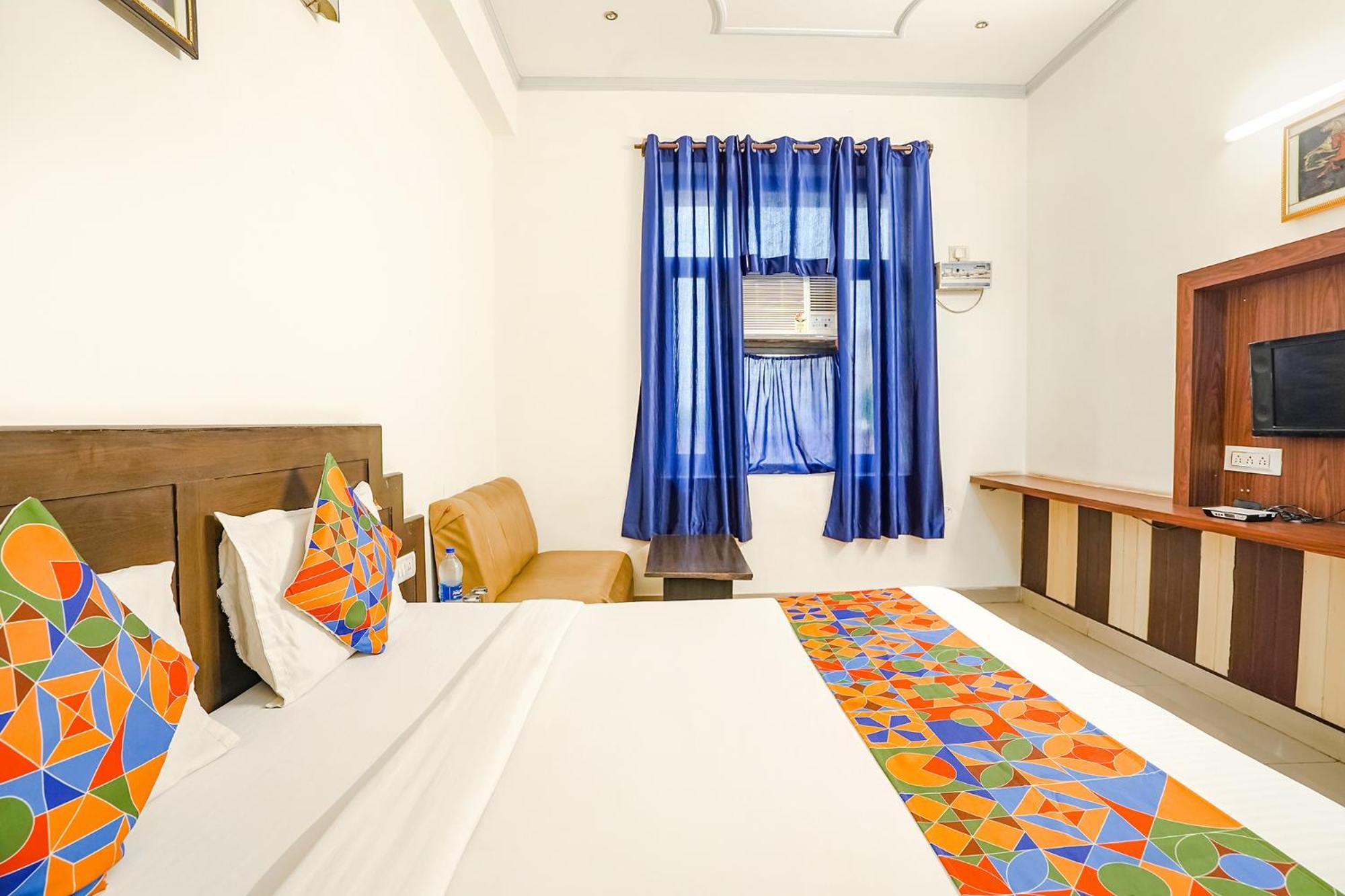 Fabhotel Prashant Palace Майсур Экстерьер фото