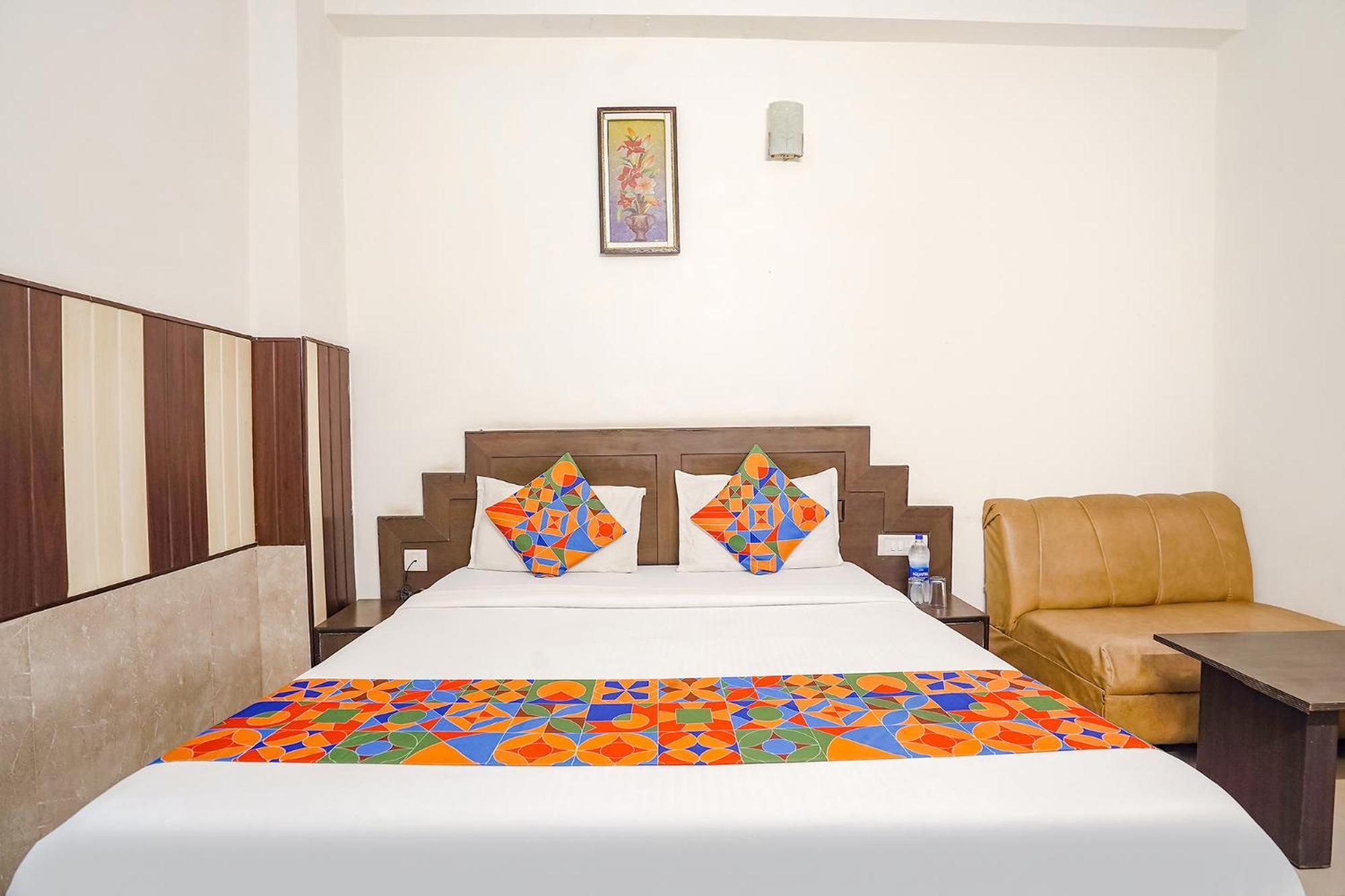 Fabhotel Prashant Palace Майсур Экстерьер фото