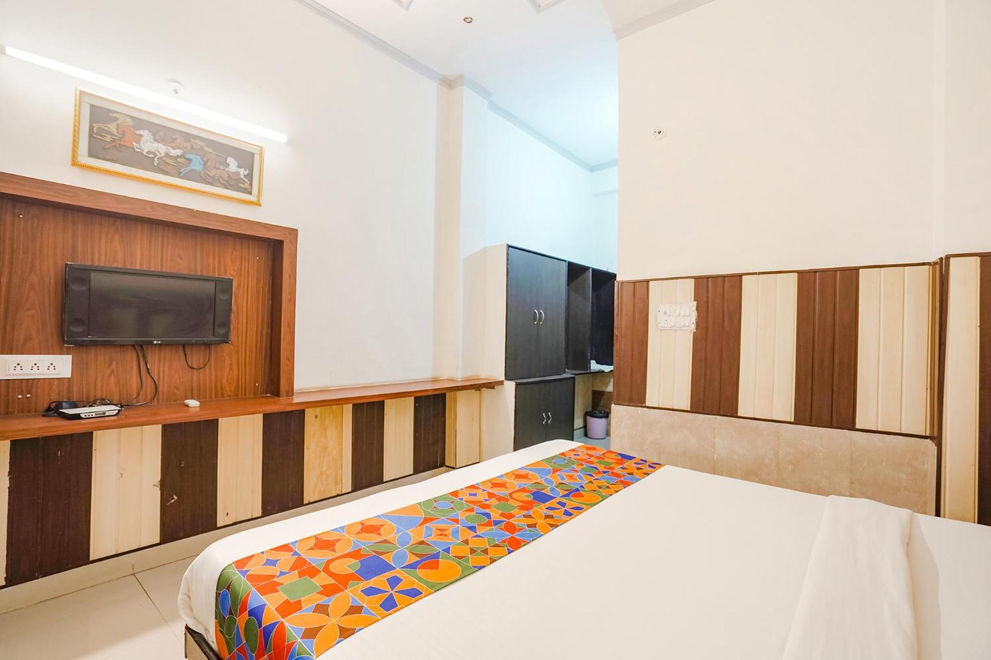 Fabhotel Prashant Palace Майсур Экстерьер фото