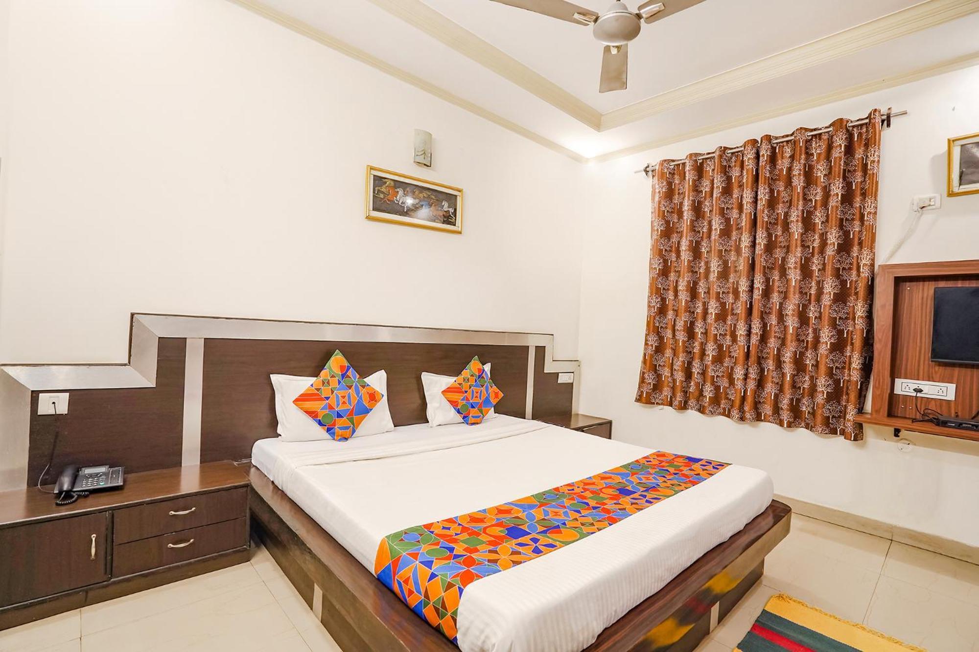 Fabhotel Prashant Palace Майсур Экстерьер фото