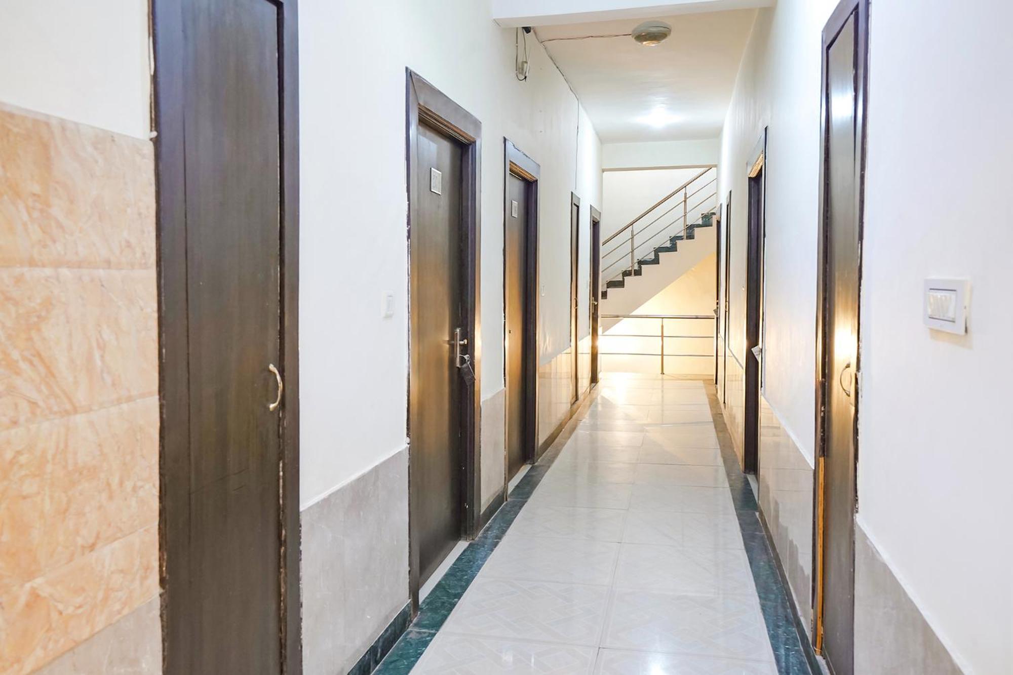 Fabhotel Prashant Palace Майсур Экстерьер фото