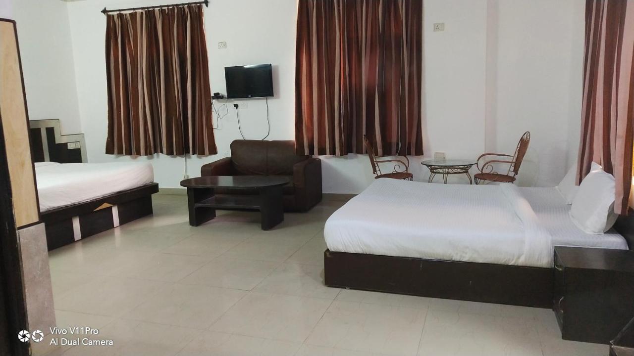 Fabhotel Prashant Palace Майсур Экстерьер фото