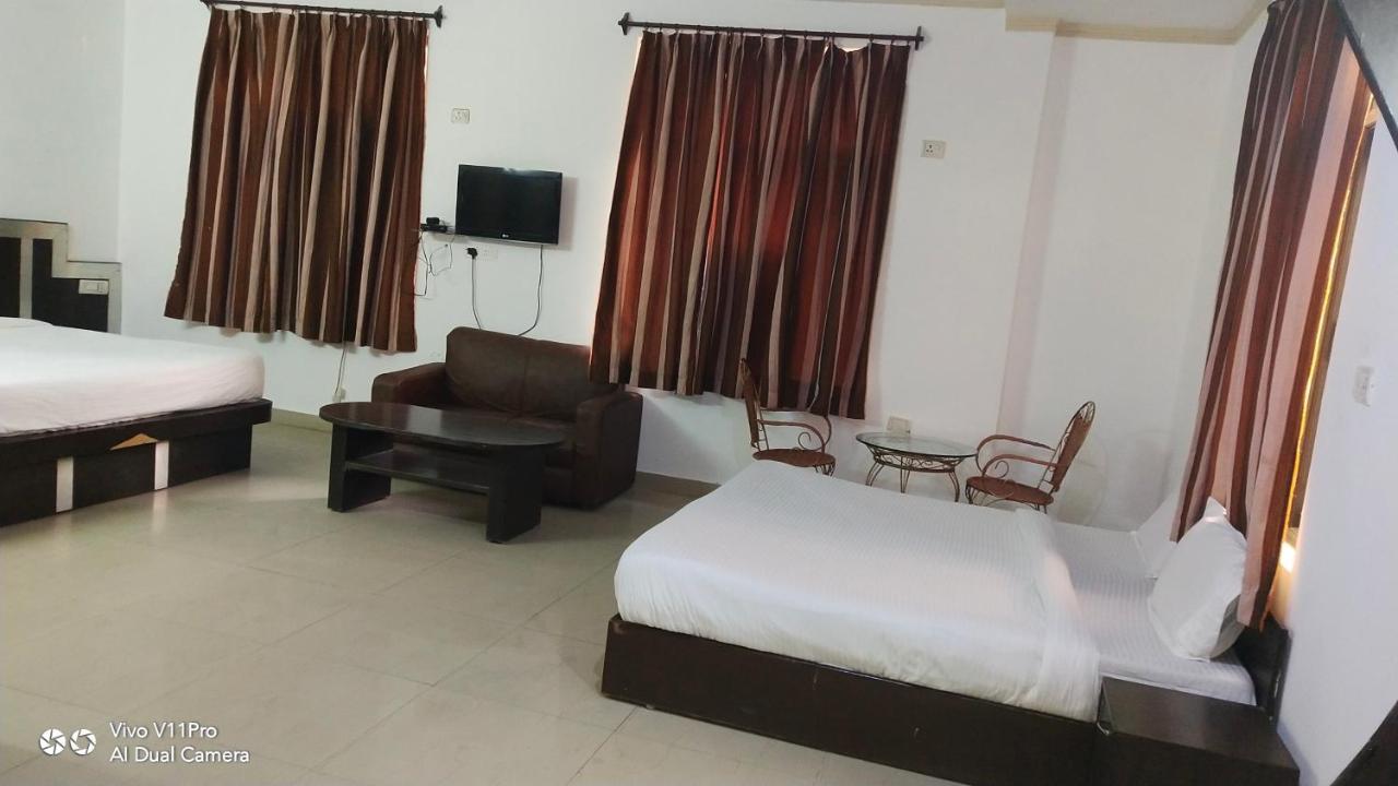 Fabhotel Prashant Palace Майсур Экстерьер фото