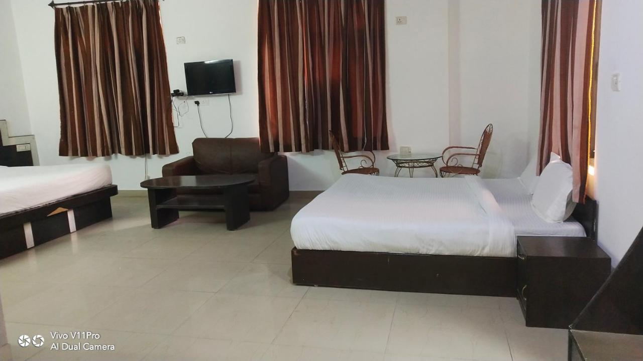 Fabhotel Prashant Palace Майсур Экстерьер фото